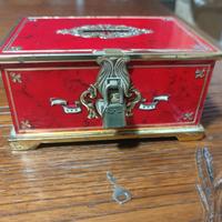 Antico  porta gioielli e gioie anni 60.