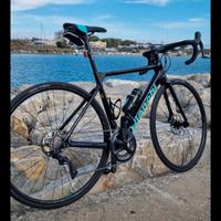 Bici da corsa bianchi sprint ultegra disc 2022