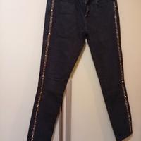jeans Zara con banda lucciccante 