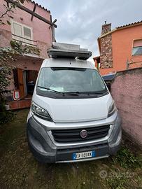 Fiat Ducato con tenda