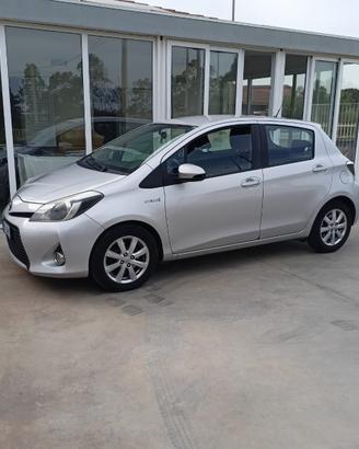 Toyota Yaris 1.5 Hybrid Lounge – 2014 – Automatica