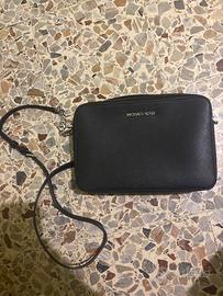 Borsa Michael Kors nera a tracolla