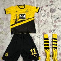 Borussia Dortmund 2023/24 di Puma.