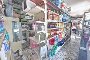 NEGOZIO A NAPOLI