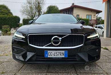 VOLVO V60 2.0 B4 Momentum Business Pro auto 