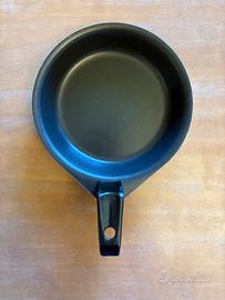 Padella antiaderente per uova