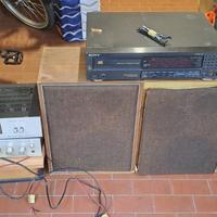 Amplificatore stereo, lettore cd e casse datate ma