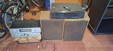 Amplificatore stereo, lettore cd e casse datate ma