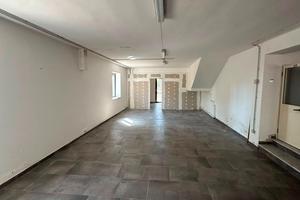 Locale commerciale trecase torre annunziata