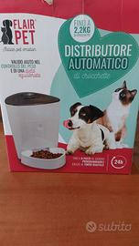 Distributore automatico di crocchette