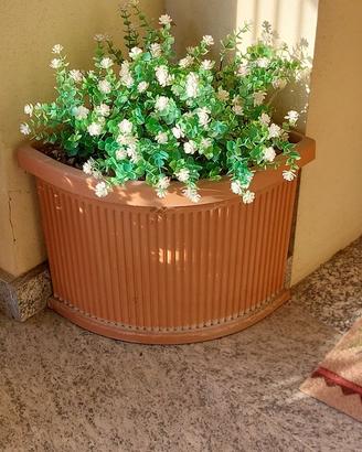 Vaso angolare in plastica