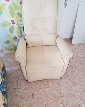 DUE-POLTRONE-RELAX-MASSAGG.-ELETTRICA IN PELLE