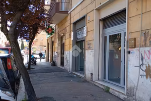 NEGOZIO A ROMA