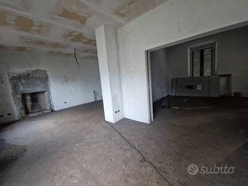 Villa di 184 m² con più di 5 locali e box auto dop
