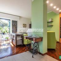 IN RESIDENCE CON PISCINA E TENNIS, MODERNA VILLA S