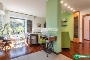 IN RESIDENCE CON PISCINA E TENNIS, MODERNA VILLA S