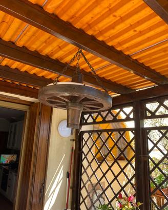 ruota antica lampada