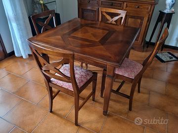 Tavolo e sedie salotto