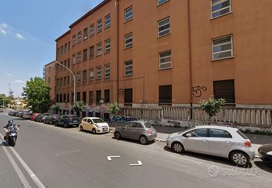 RE Di ROMA BILOCALE ARREDATO BEN COLLEGATO