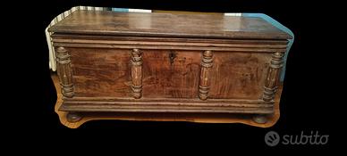 Cassapanca antica