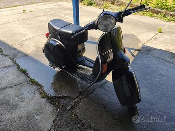 Vespa P200e