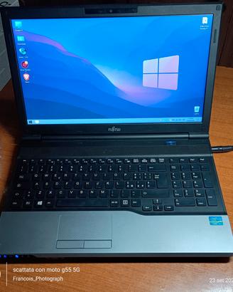 notebook i7 Fujitsu laptop 15 