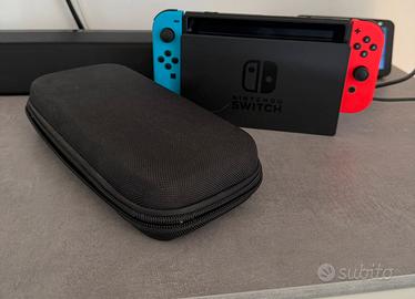 Switch con Joy-Con blu/rosso, Dock e custodia