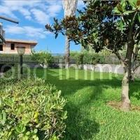 Villetta semindipendente con giardino Fondachello