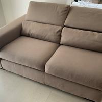 Divano in tessuto marca “Poltronesofà”