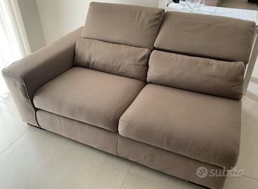 Divano in tessuto marca “Poltronesofà”