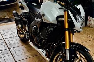 YAMAHA FZ8