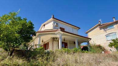 VILLA SINGOLA A RIANO