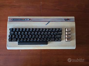 Commodore VIC-20 Bundle Vintage + Giochi