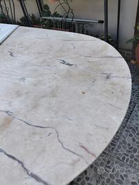 Tavolo di marmo  con base in ferro battuto