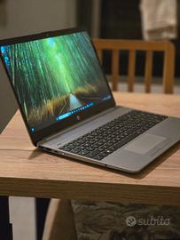 HP 225 G8 Ryzen 7 – SSD 512GB NVMe – Come Nuovo