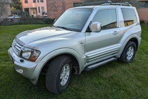 Pajero 3.2 anno 2000. Iscrivibile ASI