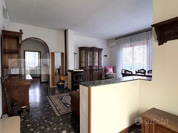 Villa singola su un livello con scoperto privato