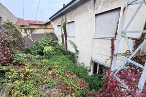 VILLA SINGOLA A SEREGNO