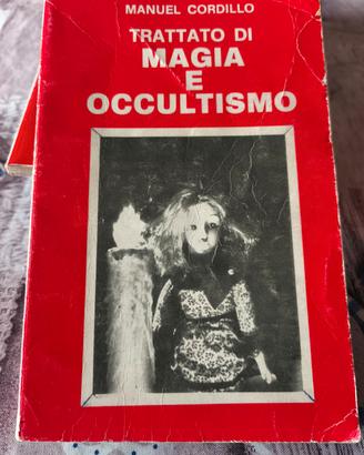Libro trattato di magia e occultismo 