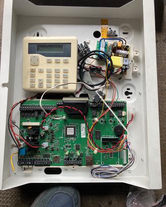 Centralina antifurto eaton  scantronic