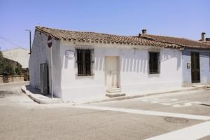 Casa con doppio ingresso da ristrutturare