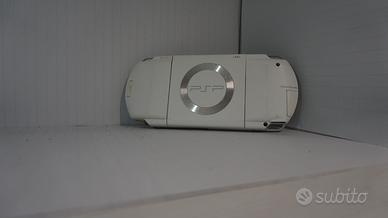 RARA sony PSP 1004 bianca sd 64gb ark-4 con giochi