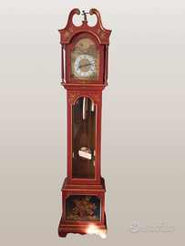 Orologio a pendolo a colonna