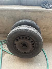Cerchi con gomme 185 60 R15