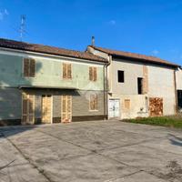 CASA SEMINDIPENDENTE A ISOLA SANT'ANTONIO