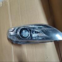 Fanale anteriore destro Volvo V40 xenon 