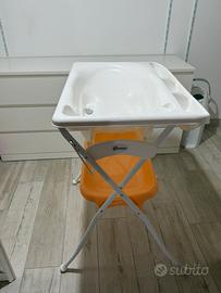 Fasciatoio con vaschetta bagnetto pieghevole