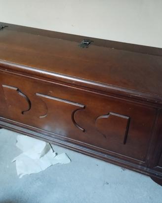 Cassapanca in legno