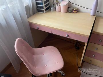 Scrivania con sedia
