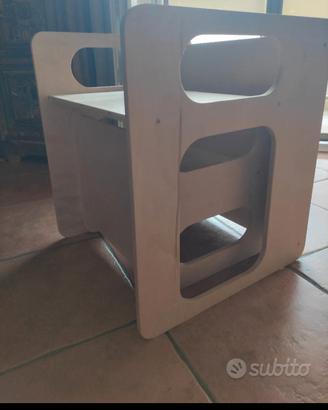 Tavolo con sedia in legno